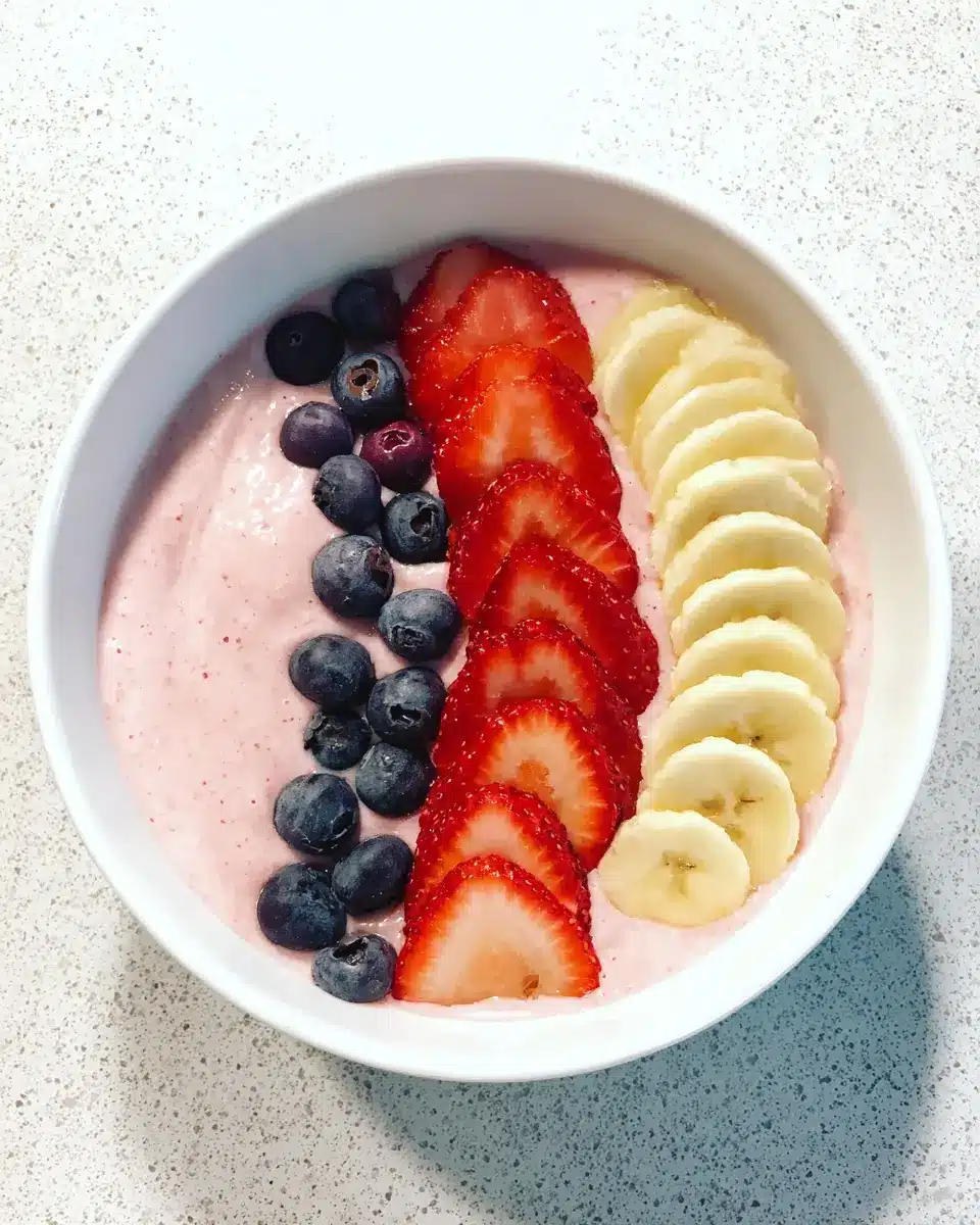 5-Minute Fruit Smoothie Bowl – Quick & Healthy Treat
